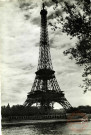 Paris... en flânant - La Tour Eiffel -Place de la Concorde - Les Jardins du Trocadéro - Perspective des sept ponts
