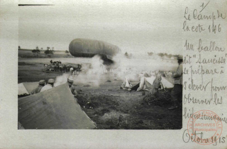 [Guerre de 1914 - Dirigeable et soldats]