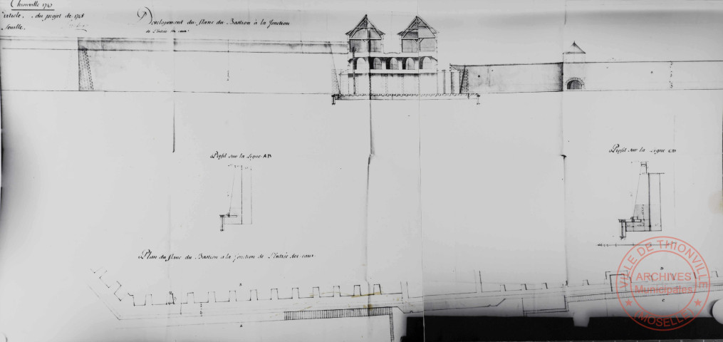 Plan et développement des ouvrages situés le long du canal au-dessous de la sortie des eaux du côté de l'Isle - Développement du flanc du Bastion à la jonction]