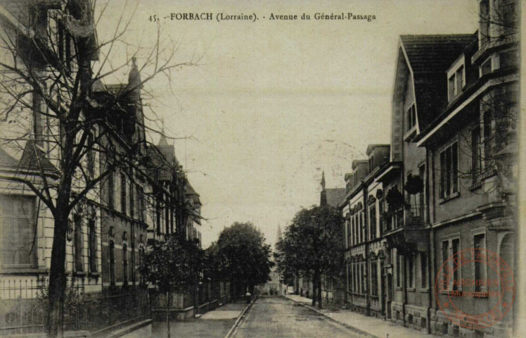 Forbach (Lorraine) : Avenue du Général-Passaga - Schlossberg