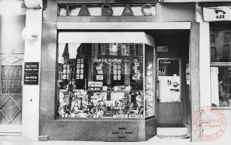 [Bureau de tabac au 17 place du Marché (E. Schmitt)]