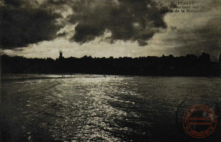 DINARD.Soleil couchant sur la Pointe de la Malouine