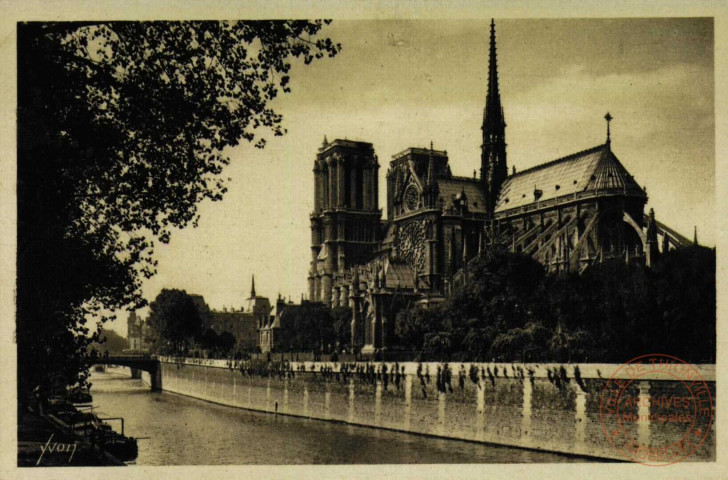 Notre-Dame et le Square de l'Archevêché.