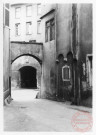 Cour du Château, à droite l'ancienne maison des Raville (XVe) - Thionville