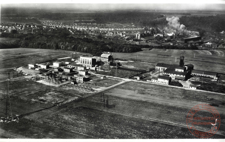 [Vue aérienne, de la mine de fer de Montois-la Montagne]