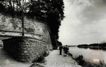 Thionville (Moselle) - Calvaire, Quai Marchal, Passage des Américains en 1944