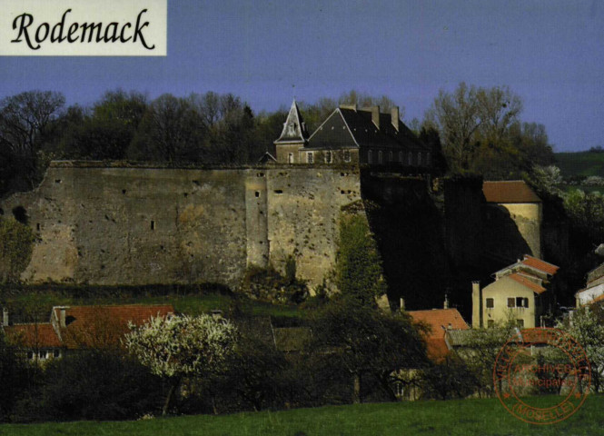 Panorama sur le Château de Rodemack et ses remparts