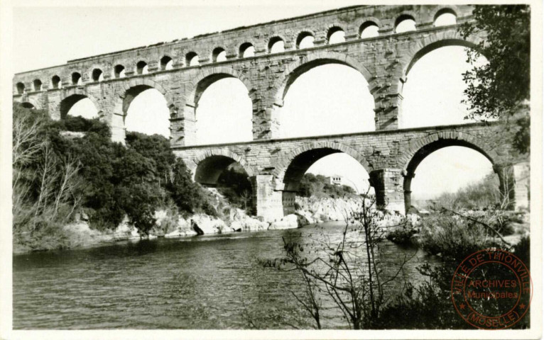 En Languedoc - Pont du Gard - Vue aérienne du Pont