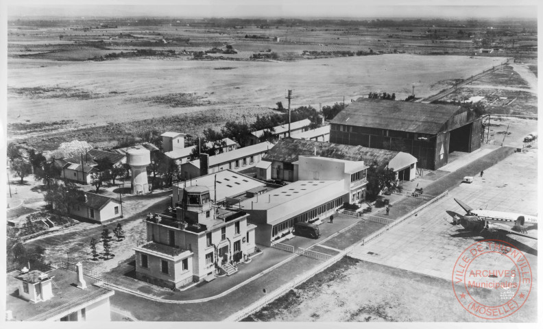 47. L'aérodrome - Aérodrome de Llabanère (près de Perpignan, actuellement aéroport international Perpignan-Rivesaltes)