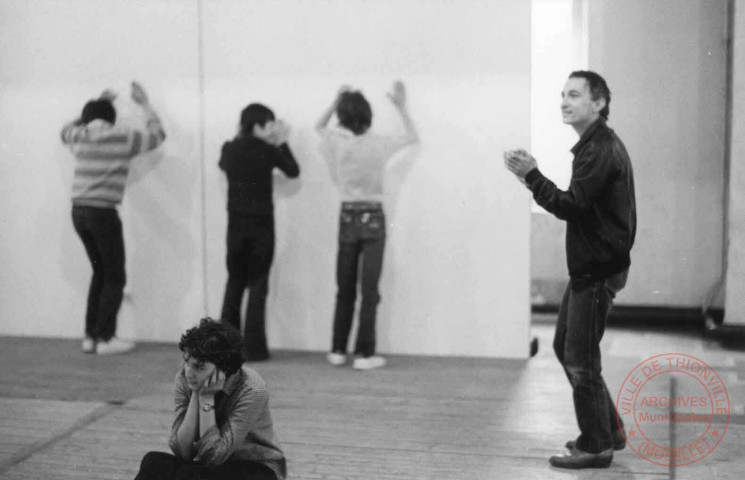 Spectacle du Théâtre Populaire de Lorraine : "Quand le chat n'est pas là les souris blanches"