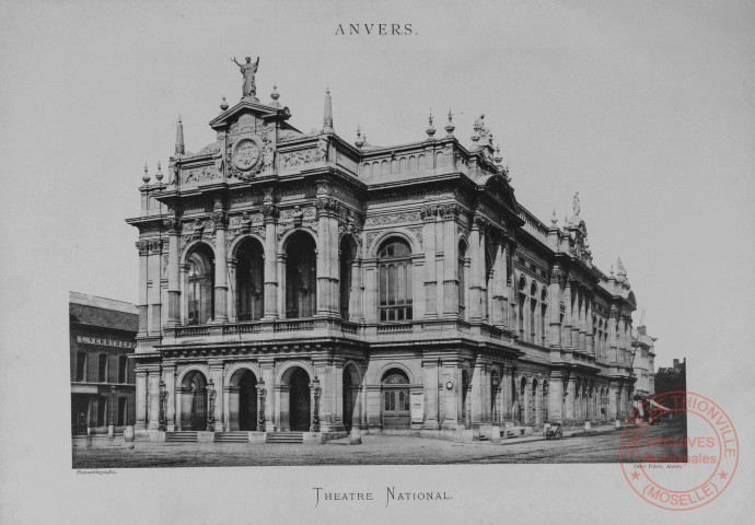 Album contenant 15 planches photographiques de Anvers, réalisées par DERO Frères - Planche n°4 : Théâtre National