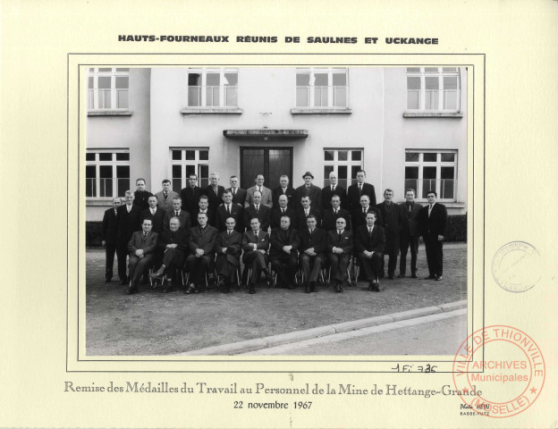 Hauts-fourneaux réunis de Saulnes et Uckange. Remise des médailles du travail au personnel de la mine de Hettange-Grande. 22 novembre 1967.