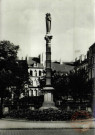 Metz : La place St. Jacques et Notre-Dame de Metz Monument de reconnaissance à la Vierge qui protégea le ville durant la guerre 1914-1918