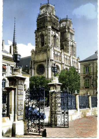 Orléans (Loiret) - La Cathédrale Sainte-Croix