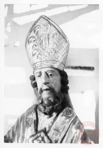 Statue de Saint-Hubert située dans l'église Saint-Denis de Roussy-le-Village