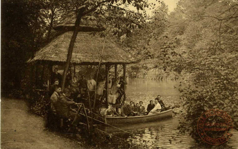 Petit Séminaire des Pères des Sacrés-Coeurs (Ecole Apostolique) Waudrez-les-Binche - L'étang - Au débarcadère