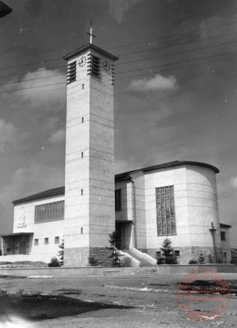 [Nouvelle église de Roussy-le-Village]