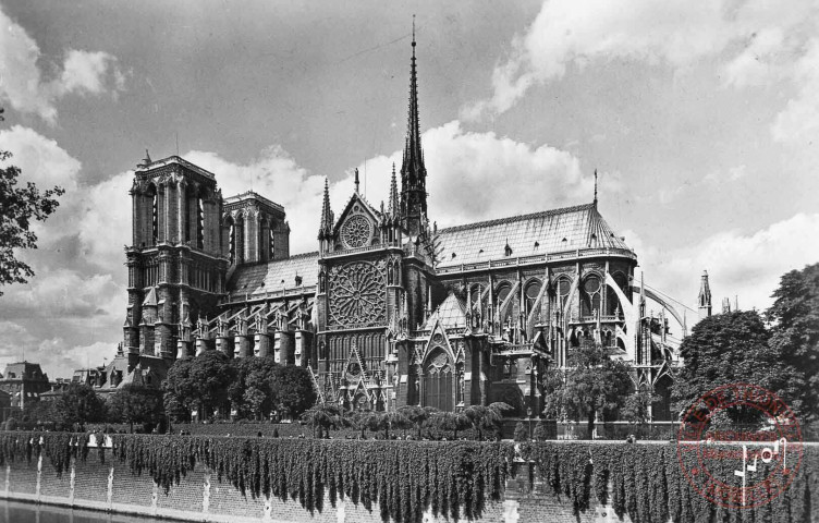 Paris en flânant - Notre-Dame et le square de l'Archevêché