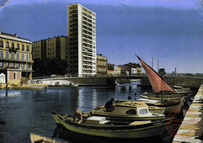 SETE (Hérault) Les nouveaux immeubles.