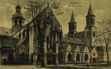 Hildesheim Der Dom (1001). Vue extérieur de la Cathédrale avec les Prêtres,1055 construit par Ezilo.
