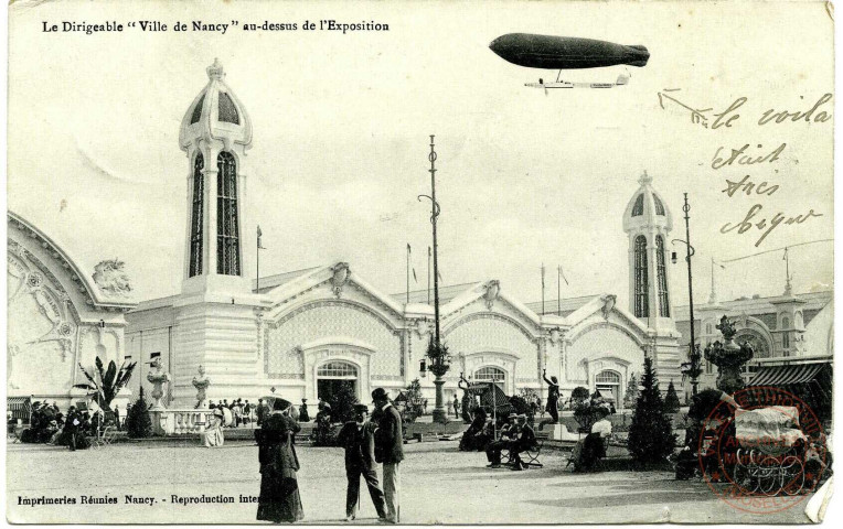 Le Dirigeable 'Ville de Nancy' au-dessus de l'Exposition