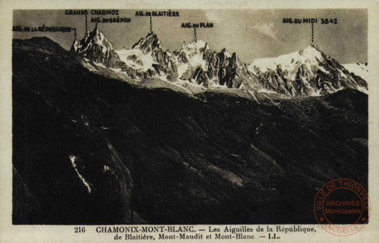 CHAMONIX-MONT-BLANC. - Les Aiguilles de la République,de Blaitière,Mont-Maudit et Mont-Blanc.