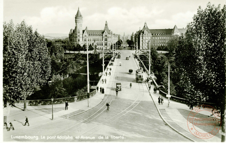 Luxembourg. Le Pont Adolphe et Avenue de la liberté.