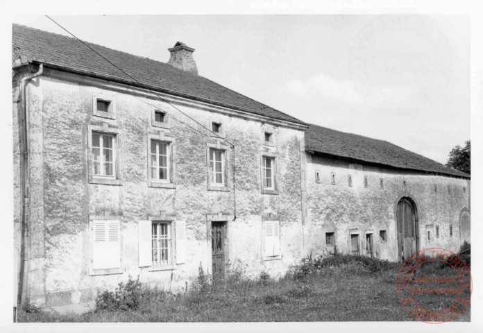 Ferme située sur le banc communal de Rodemack ou Puttelange-lès-Thionville. Lieu exact non identifié