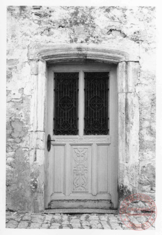 Porte située 11 rue de la Fontaine à Halling (commune de Puttelange-lès-Thionville)