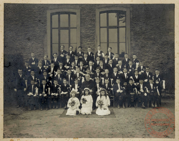 [Communion solennelle en l'église de Basse-Yutz, le 14 mai 1925]