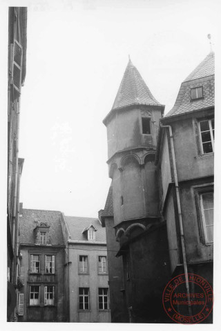 Hôtel de Ville de Thionville, partie située Cour du Château. Ancien Hôtel de Raville