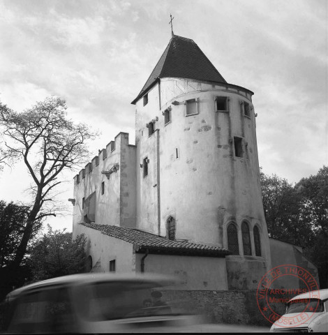 Église Saint-Quentin de Scy-Chazelles - A l'intérieur, le tombeau de Robert Schuman