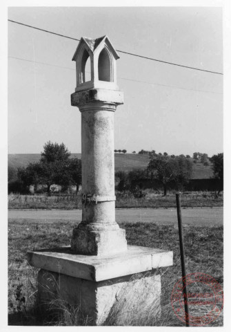 Bilsdstock situé à l'angle de la rue Saint-Christophe et de la Voie de la Liberté à Roussy-le-Village.