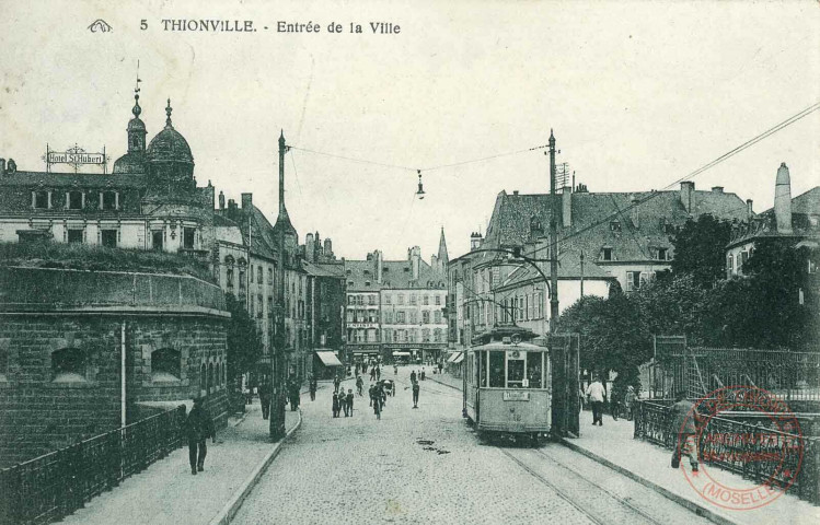 Thionville - Entrée de la Ville