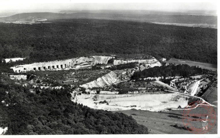 Vue aérienne des carrières d'Euville dans la Meuse.