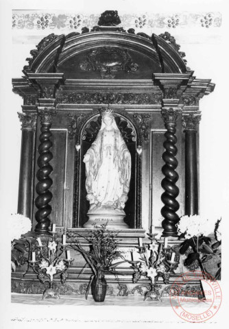 Chapelle Saint-Pierre de Semming (commune de Rodemack), 4 rue des Calvaires. Autel latéral XVIIIe