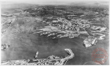 79. Industrie - Le port pétrolier de Lavéra