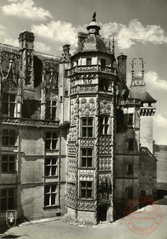 Châteaux du Coeur de la France. Château de Meillant (Cher). Tour du Lion.