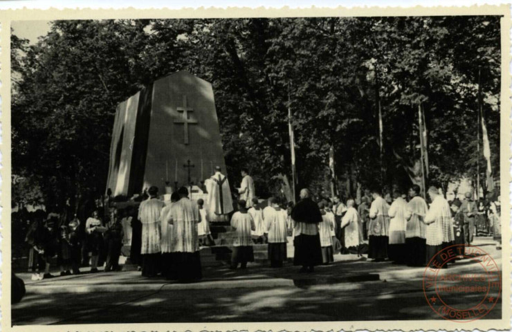 [Fêtes de la Libération de Colmar en 1946 - Monument]