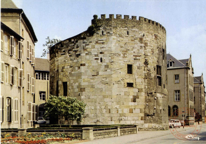 Thionville (Moselle) - Tour aux Puces (XIIe s.) abritant le musée