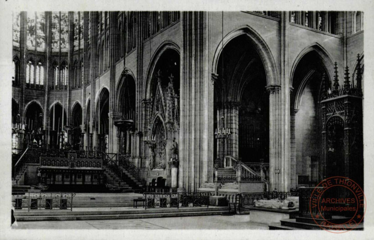 ABBAYE de SAINT-DENIS - Choeur et Galerie de l'Abside, côté gauche