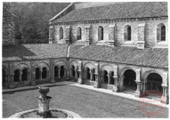 Abbaye de Fontenay (XIIe s.) - Le cloître