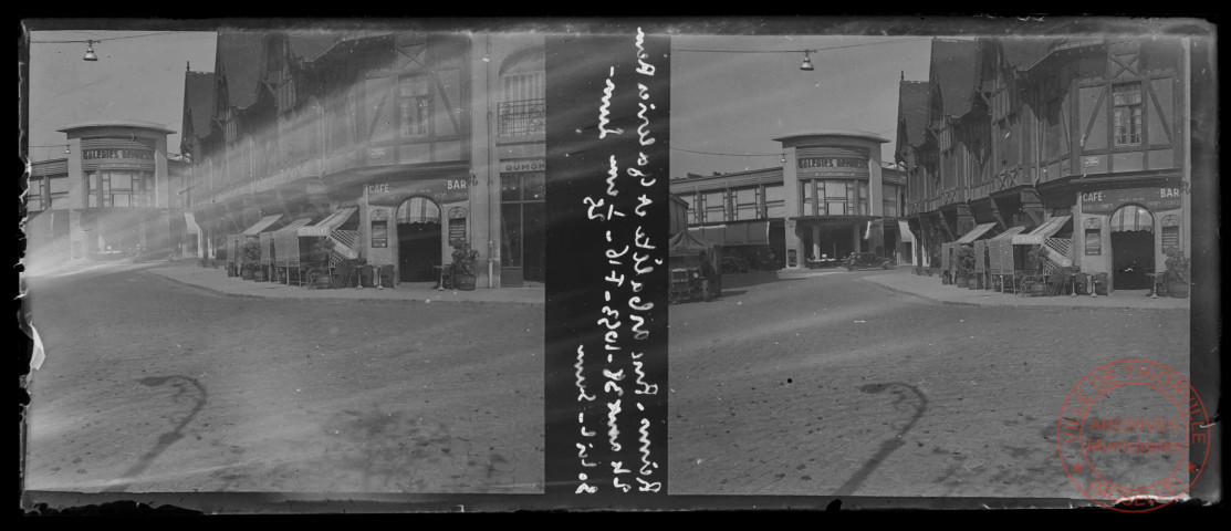 Reims (51) - Rue de l'Arbalète, les galeries Rémoises au fond (Maison Lorin et Tricot)