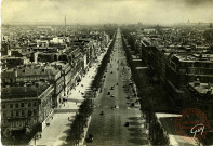 Paris et ses Merveilles - L'Avenue des Champs Elysées vu de l'Arc de Triomphe de l'Etoile