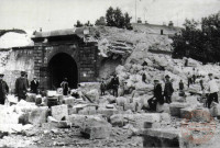 Le démantèlement des fortifications de Thionville (1902-1903) - La démolition de la Porte de Metz. 1903