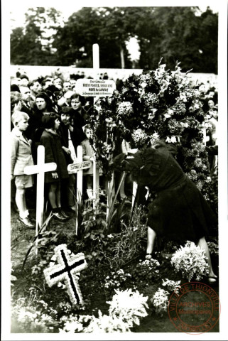 L'hommage des parisiens aux morts alliés