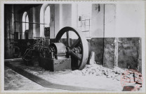 Angevillers. Installation d'oxygène liquide hors d'usage. Point de chute d'un obus.