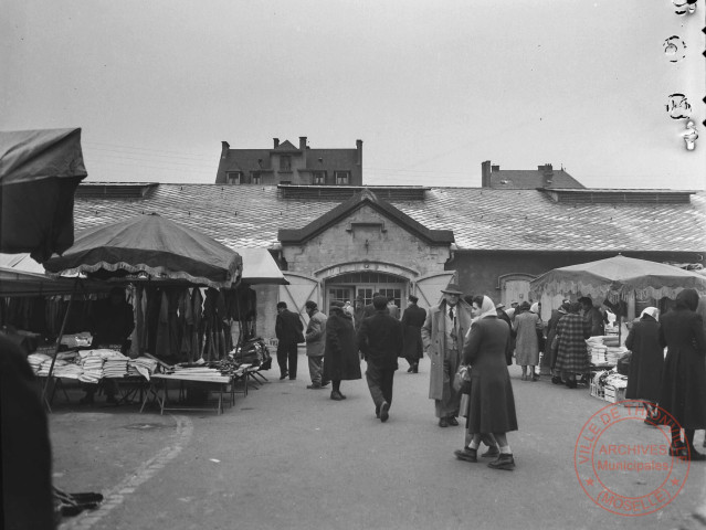 [Marché de Thionville sur l'actuelle place Turenne]