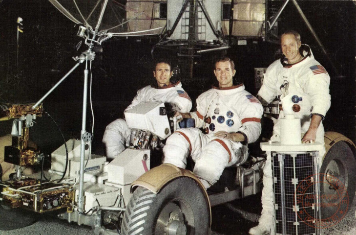 Les Astronautes d'Apollo XV saluent les auditeurs africains de la voix de l'Amérique
