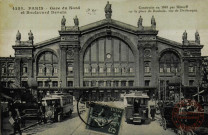 PARIS - Gare du Nord et Boulevard Denain : Construite en 1863 par HITTORFF sur la place de Roubaix, rue de Dunkerque